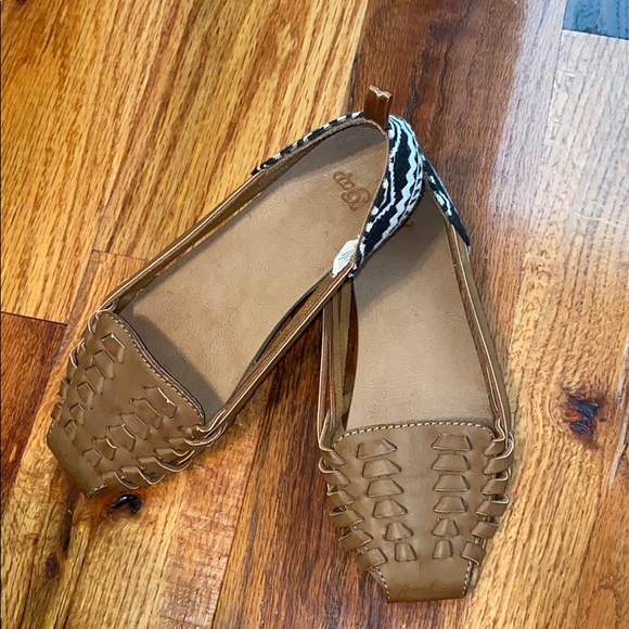 Gap Flats - Picture 1 of 2